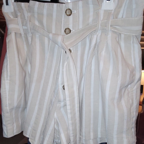 Abercrombie & Fitch Pants - Abercrombie & Fitch shorts